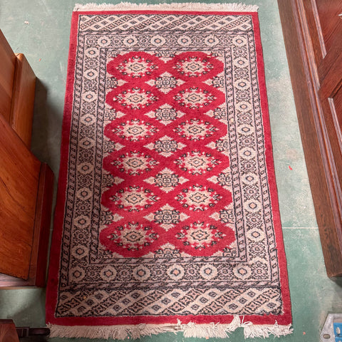 Small Red & Beige Carpet 132 cm x 78 cm
