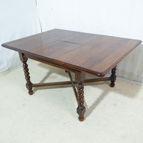Oak extension table for sale in cape town. Other second hand furniture available. dining tables and chairs.