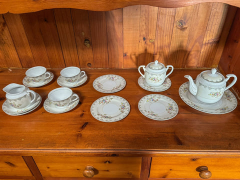 Vintage tea set for sale in cape town. Teapots available too.
